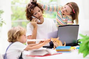 Ultimi giorni per il bonus mamme lavoratrici: chi può richiederlo e come