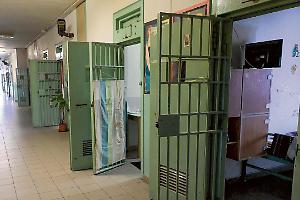 Quattro evasi dal carcere di Torino in venti giorni: due ancora in fuga