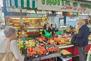 "Amazon dei mercati": shopping online sempre in più bancarelle torinesi