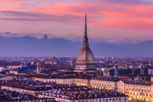 Fiocco rosso sulla Mole: quando e cosa significa