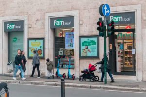 Pam Panorama sotto accusa: il test del finto cliente fa discutere, ma l’azienda difende i licenziamenti