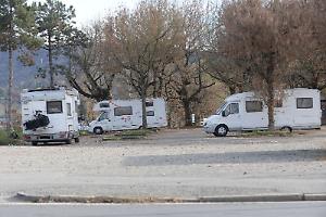 Emergenza camper a Regio Parco: “La legge esiste, ma la polizia municipale non la applica”