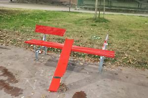 Panchina rossa vandalizzata dopo soli quattro giorni: "Gesto vile"