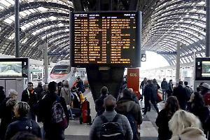 Scioperi a dicembre, tutti gli stop tra trasporti, scuola e aerei: mese nero fino alla vigilia di Natale