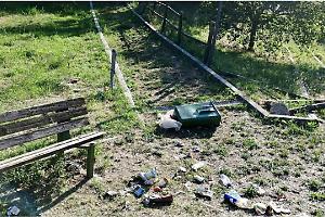 Cocci di vetro e sporcizia nel parco del Lungo Po Abellonio