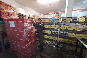 Furto di alcolici a Novi Ligure: ritrovate 11mila bottiglie rubate grazie alla guardia di finanza