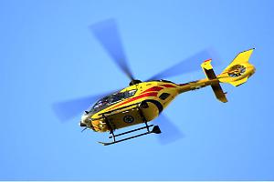 Corio, un ciclista perde il controllo della biciletta e finisce contro un guardrail