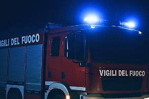 Alba e Neive, giornata di incidenti: vigili del fuoco in azione tra tamponamenti e un’auto ribaltata