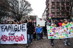 Corteo di Aska: scudi umani e connivenze intollerabili