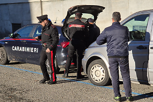 Muore di freddo nell'ex stabilimento di corso Dante: gli amici danno l'allarme