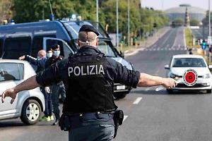 50enne guida da Pisa a Ciriè senza patente, lo ferma il Targa System