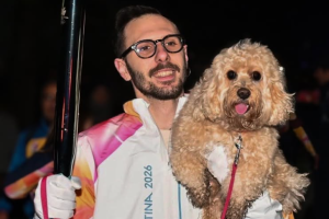 Olimpiadi: il  primo cane tedoforo al mondo è piemontese