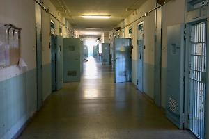 Giaveno, convalida del gip per l’uomo che aggredì la compagna