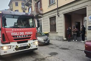 Borgo Vittoria, scoppia l'incendio per colpa dei monopattini elettrici