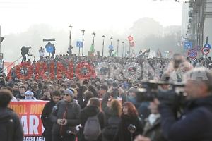 «Ciò che viene sottratto con la forza bruta va riconquistato». La "minaccia" di Askatasuna per il 1° maggio