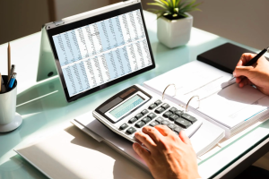 Buste paga in Italia 2026: i settori più richiesti e quanto si guadagna