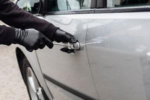 Nove auto colpite: un giubbotto inconfondibile incastra il colpevole a verbania