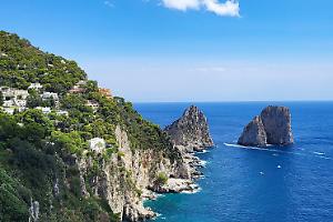 Capri e l'introduzione, a partire da questa estate, di nuove regole per contrastare l'overtourism