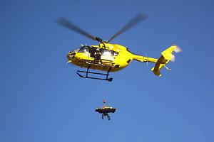 Paura a Cantoira, operaio folgorato da 15mila volt in cantiere: elitrasportato al Cto