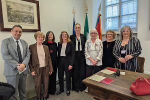 Dietro le sbarre, due volte fragili: il patto per non lasciare sole le donne e le madri detenute