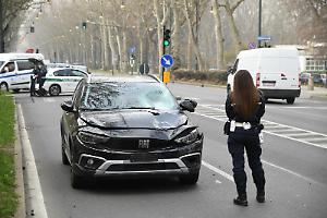 Anziana travolta sulle strisce in corso Casale: muore in ospedale