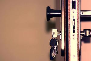 «Mamma ha perso le chiavi, casa svaligiata»: furto con raggiro a Orbassano