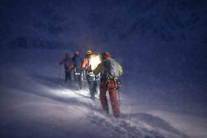 A 2.600 metri nella tempesta: così due scialpinisti hanno resistito al gelo