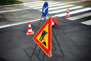 Pino Torinese, senso unico alternato in via Rosero per lavori elettrici