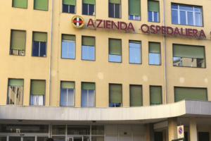 Rocca de’ Baldi, tragedia in allevamento: muore dopo essere stato colpito da un toro