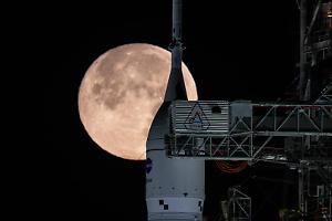 Fly me to the Moon (again): l’uomo torna a gironzolare intorno alla Luna