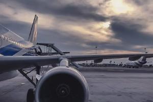 Emergenza carburante: voli a rischio e prezzi in aumento per l’estate europea