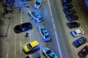 Sangue ai giardini Madre Teresa: prende a bottigliate il rivale e lo manda all'ospedale