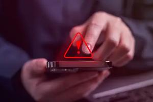 Truffa Tari via sms: allarme tra Torino, Settimo e Canavese, “non chiamate quei numeri”