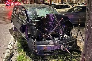 Provoca un incidente stradale e fugge. Automobilista grave, caccia al pirata della strada