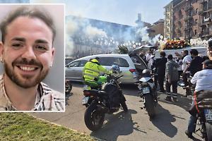 Sgasate e fuochi d'artificio: I bikers salutano "Kekko", morto in via Sansovino