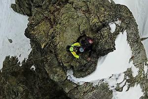 Intrappolati sulla cresta a 100 metri dalla cima: alpinisti bloccati salvati con un intervento lampo