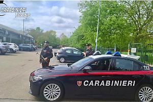 Accoltellamento nella notte a Chieri: denunciato un 20enne, vittima ferita con un fendente all'addome