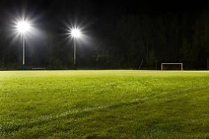 Spaccata al campo sportivo di Pont: rubano il fondo cassa e si fermano per un brindisi