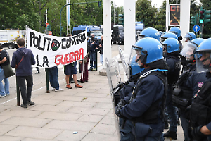 Ogr, il vicepremier Antonio Tajani contestato da cinquanta studenti