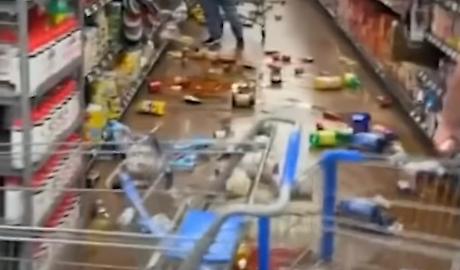 Terremoto in Nevada: vetri in frantumi e cibo sparso sul pavimento