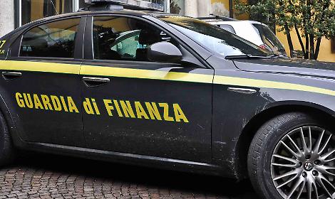 Nove chili di droga in valigia: arrestata al terminal bus di corso Vittorio dopo l&rsquo;arrivo dalla Spagna