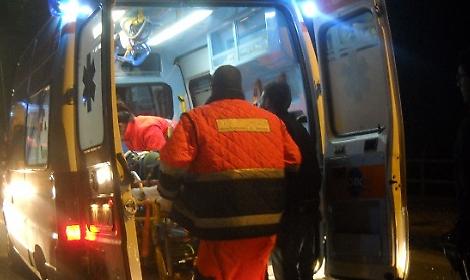 Ferito alla gola un 29enne in largo Giulio Cesare: &egrave; grave