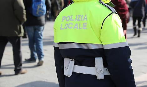 Torino sorveglia col fiatone: sempre meno i vigili in citt&agrave;