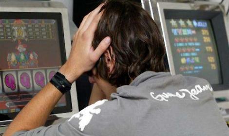 Gioco d'azzardo: il 40% degli studenti delle scuole superiori ha provato almeno una volta