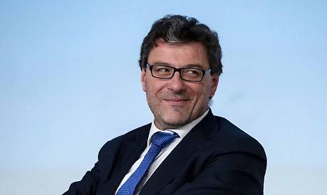 Manovra di Bilancio da 18 miliardi: in pensione tre mesi più in là
