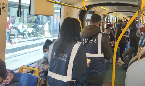 A Torino solo 1 su 2 paga le multe...e Gtt elimina i tornelli dai bus