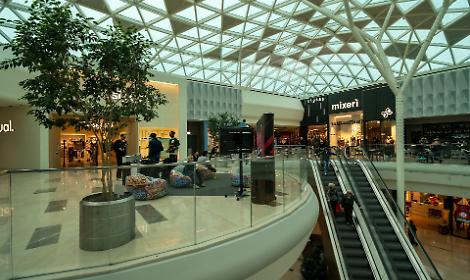 Illusionismi: l'arte in movimento di Donato Sansone trasforma Le Gru