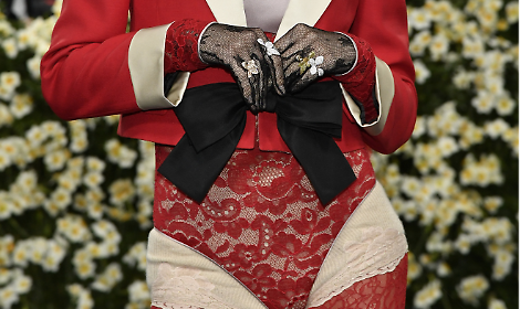 Perchè molte star del Met Gala 2025 non indossano i pantaloni?