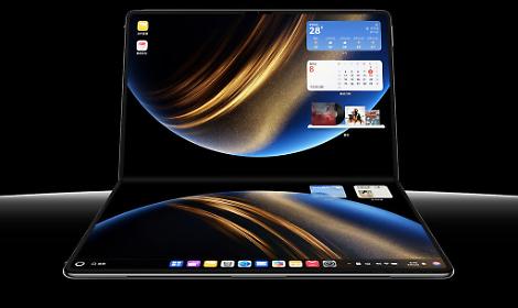 Huawei MateBook Fold Ultimate, il notebook pieghevole sottile che va già a ruba