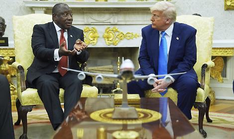 Trump accusa il Sudafrica di "genocidio dei bianchi": scontro alla Casa Bianca con Ramaphosa